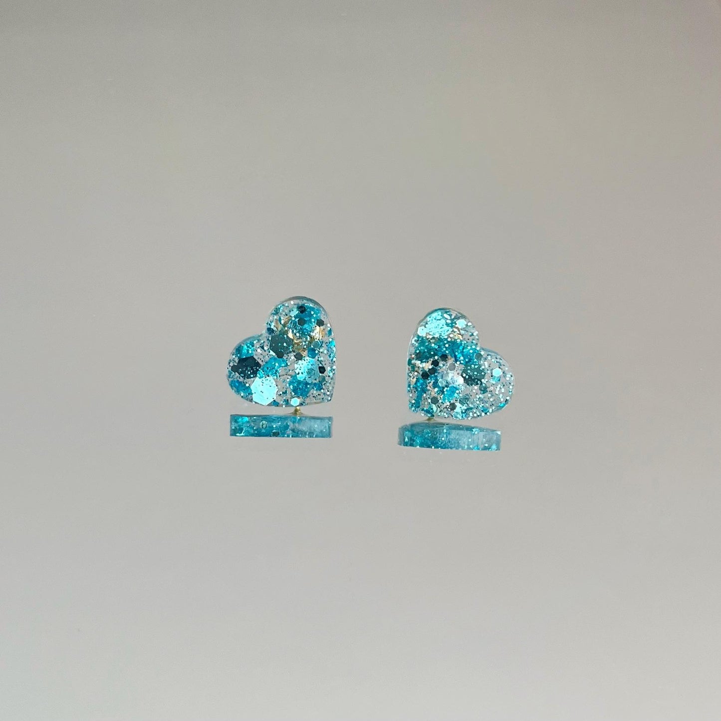 Mini boucles d'oreilles Lysbeth (couleurs au choix)