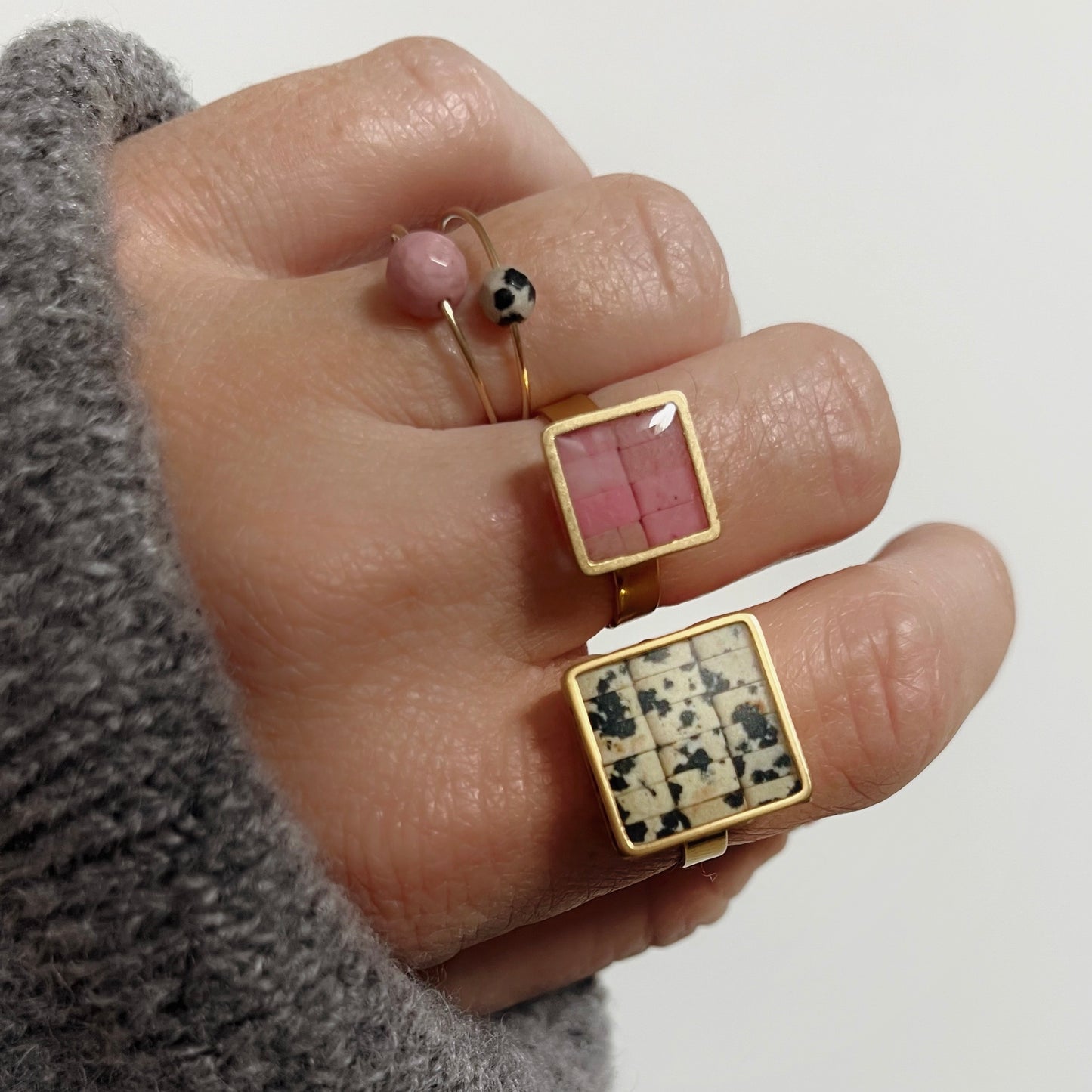 Bague Nadette en Jaspe Dalmatien (dorée ou argentée)