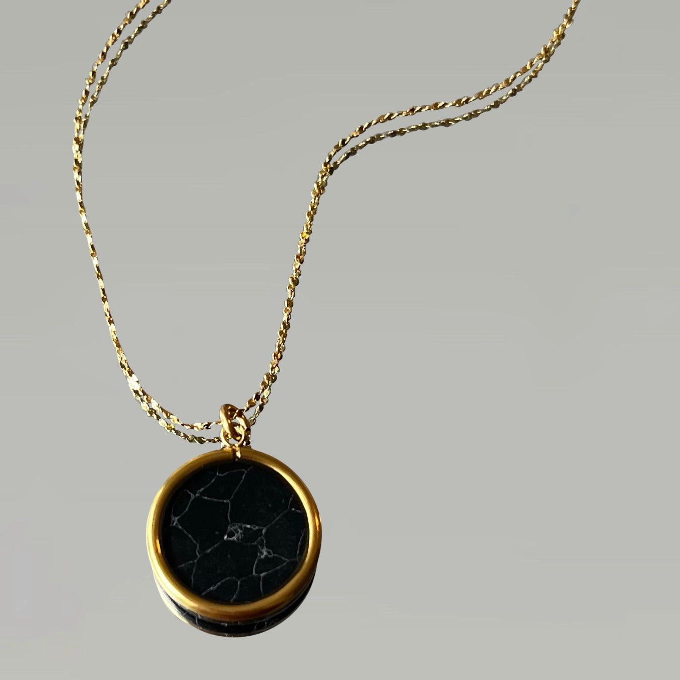 Collier Laurette Howlite noire